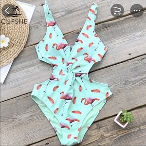 NWT Cupshe size large swimsuit.